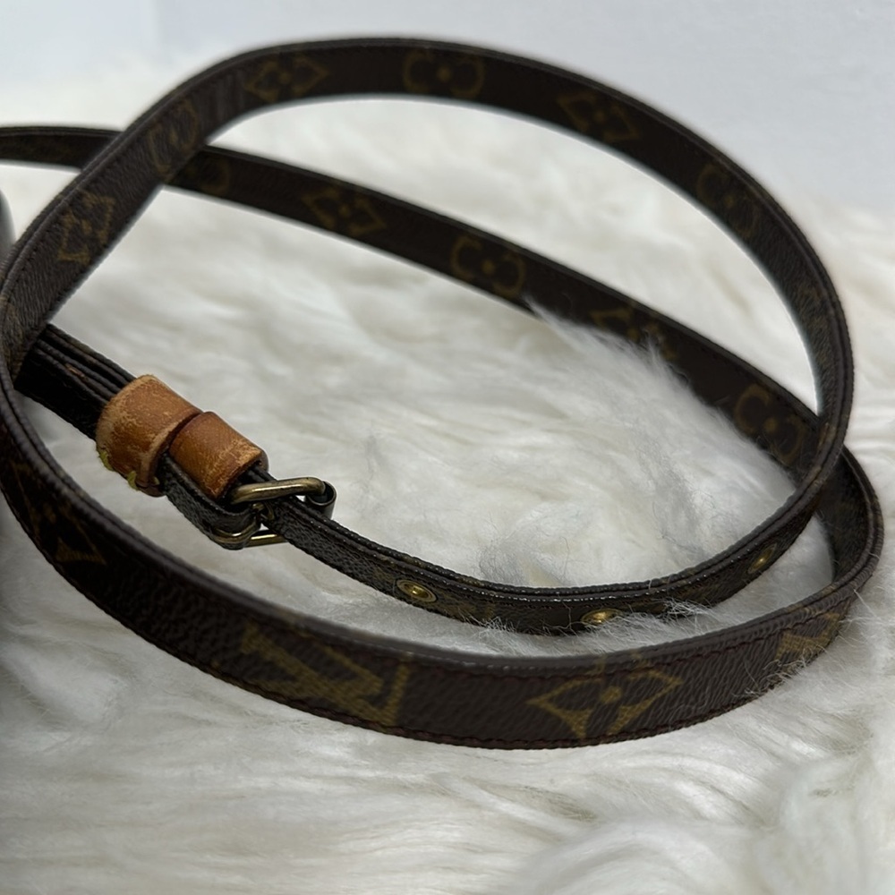 💯 Authentic Louis Vuitton Monogram Pochette🍀 - Picture 17 of 17